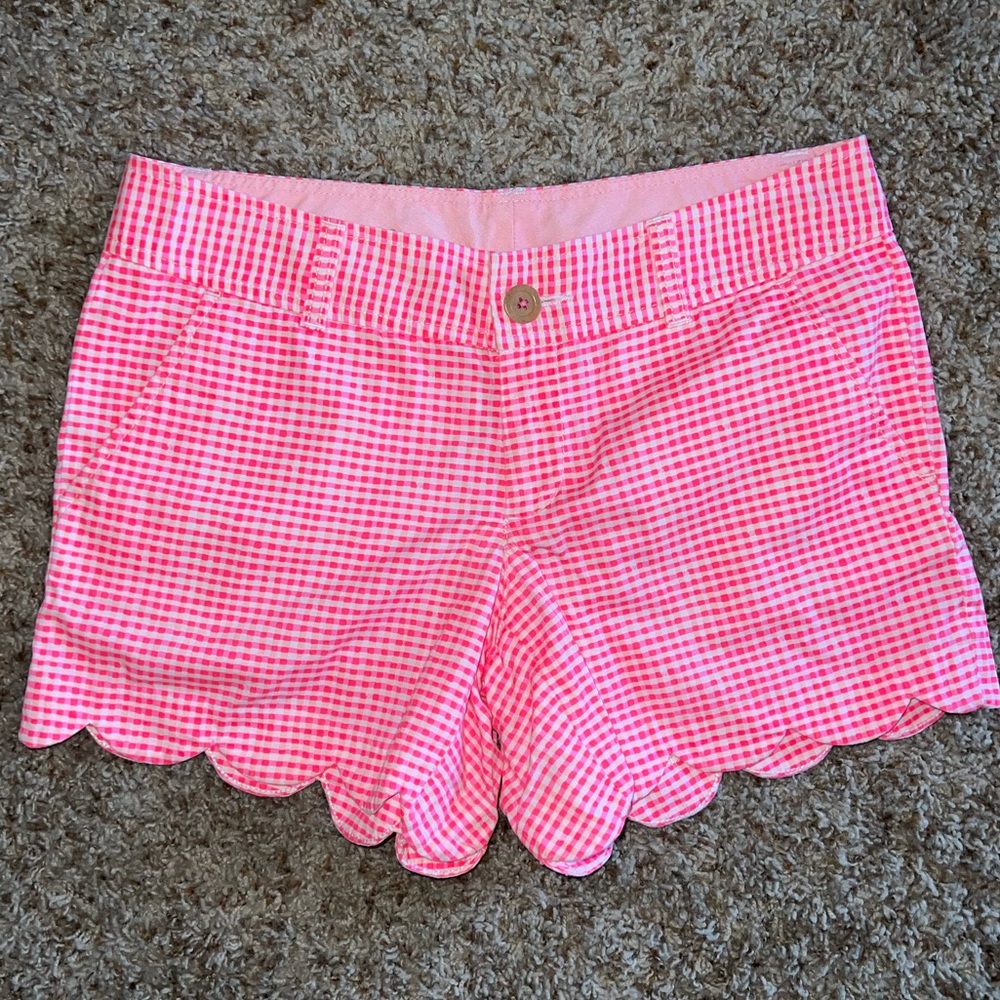 Lilly Pulitzer Fiesta Pink White Plaid Scalloped Buttercup Shorts size 4 EUC